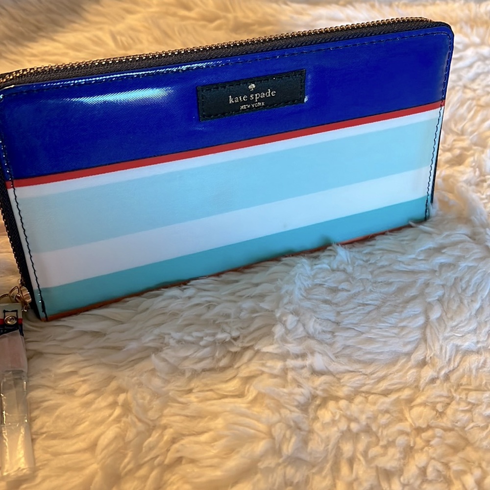 Kate Spade NWT Wallet, the Neda Tropical Staycation Wallet